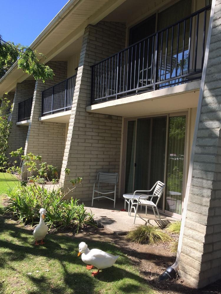 Ramada By Wyndham Santa Barbara Hotel Goleta