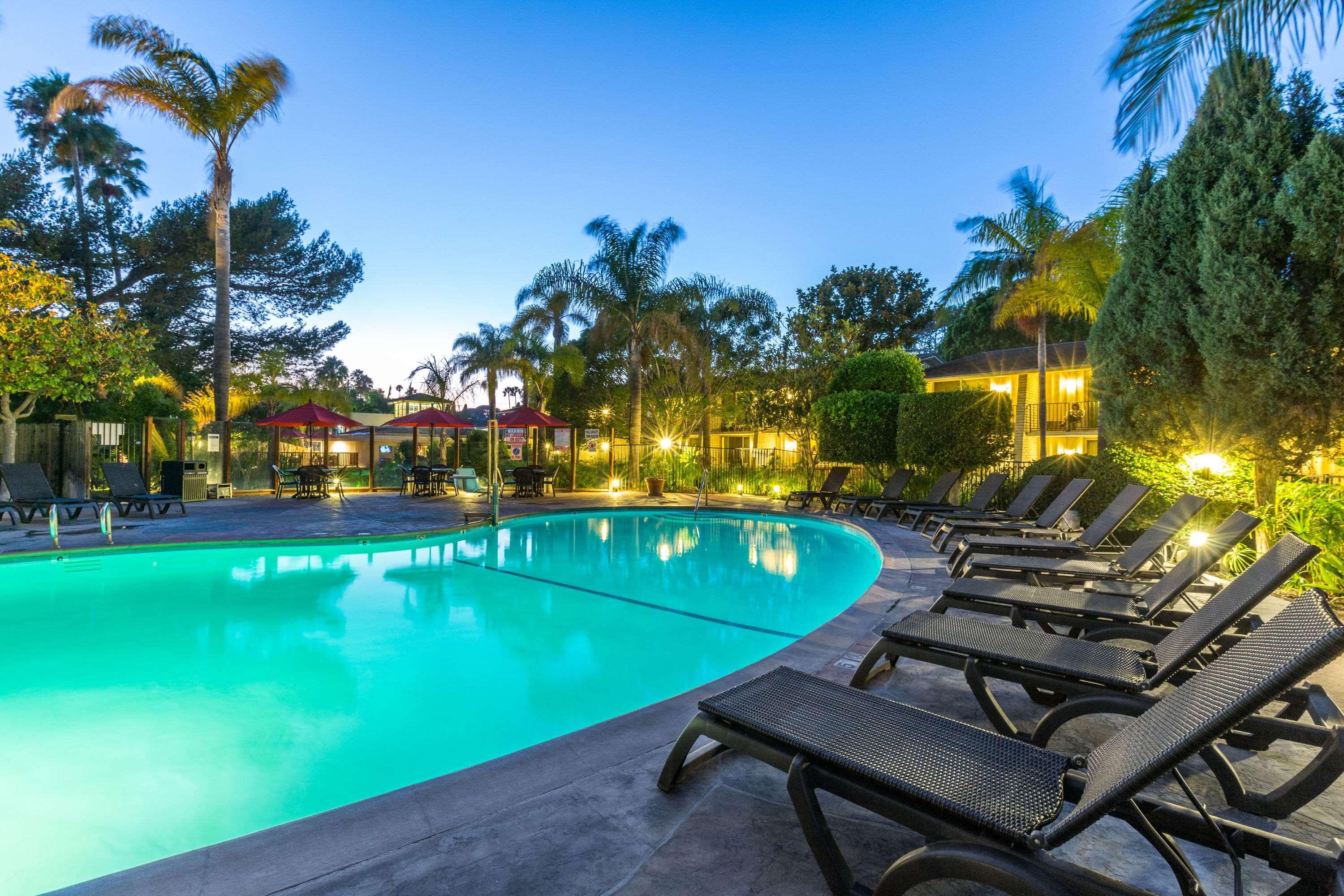 Ramada By Wyndham Santa Barbara