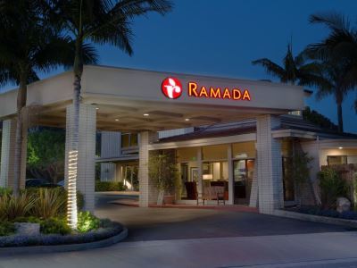 Hotel Ramada By Wyndham Santa Barbara 3*