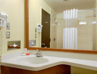 Hotel Ramada By Wyndham Santa Barbara Goleta