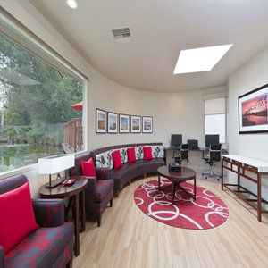 Hotel Ramada By Wyndham Santa Barbara 3*
