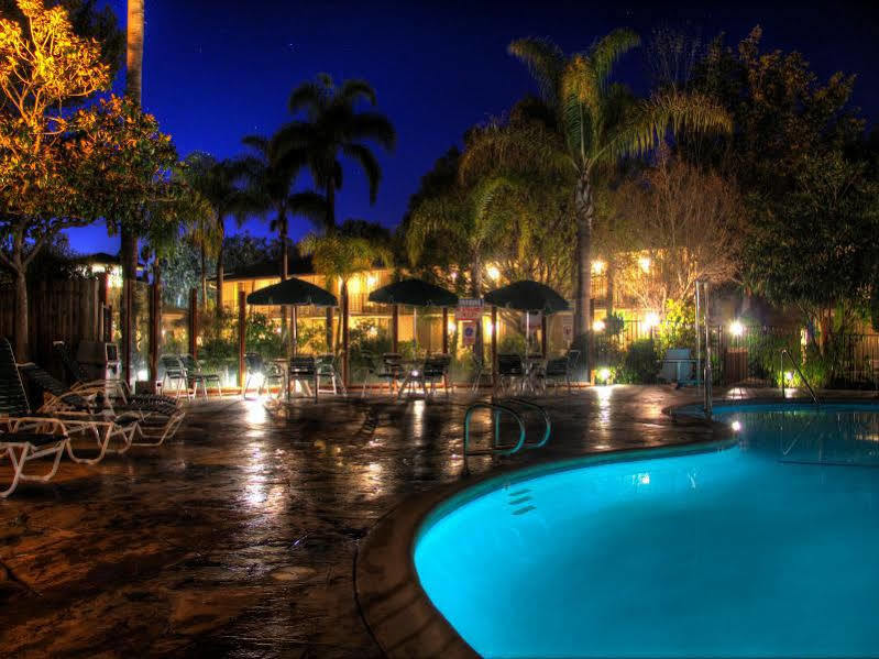 Ramada By Wyndham Santa Barbara Hotel